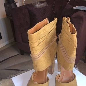 DOLCE by MoxyMojo Desperado Sandal